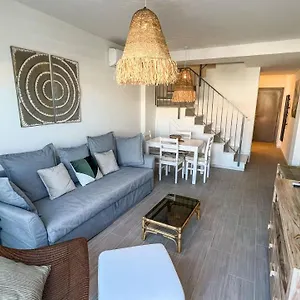 Cozy House - Pool - Parking - Family Apartamento